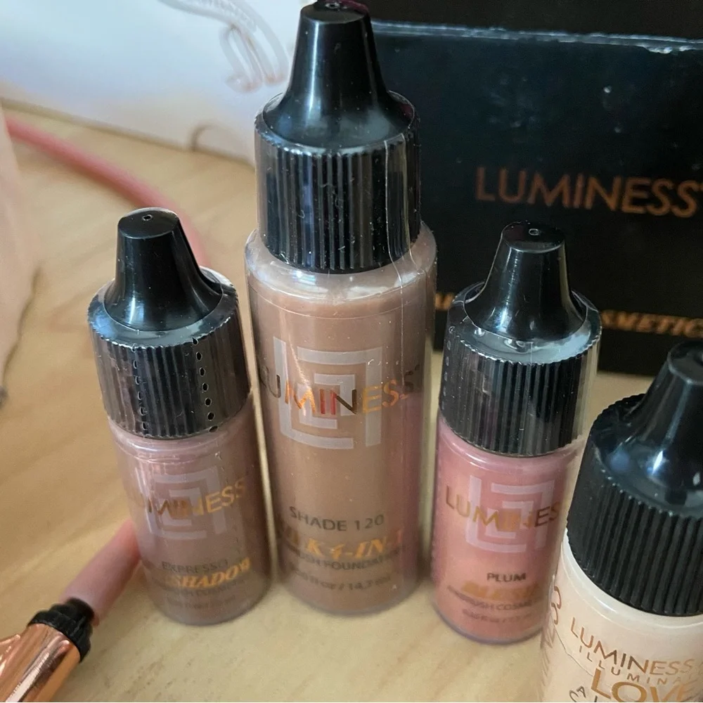Luminess Air Icon Pro Airbrush Makeup System-used with box. Great Condition
